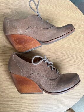 Kork-Ease Brown Leather Lace-Up Ankle Booties Boho Neutral Minimalist